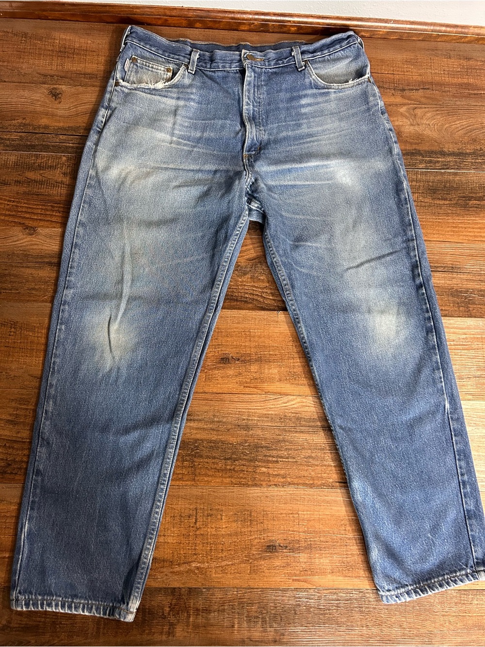 Vintage Carhartt B998 DST Men’s Jeans in classic blue heavyweight denim. 40x32